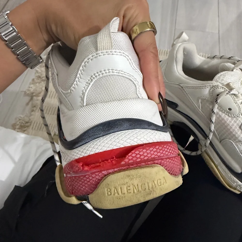 Balenciaga White and Cream Women's Sneakers - Picture 7 of 12